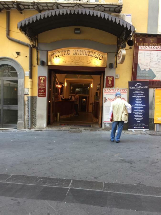 Appartamentino 116 Via Chiaia Napels Buitenkant foto